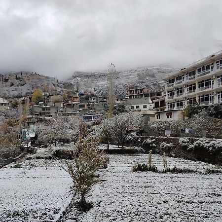 Hilltop Hotel, Hunza Karimabad  Buitenkant foto