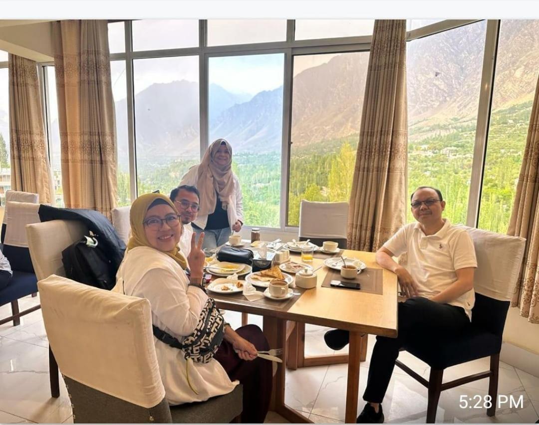 Hilltop Hotel, Hunza Karimabad  Buitenkant foto