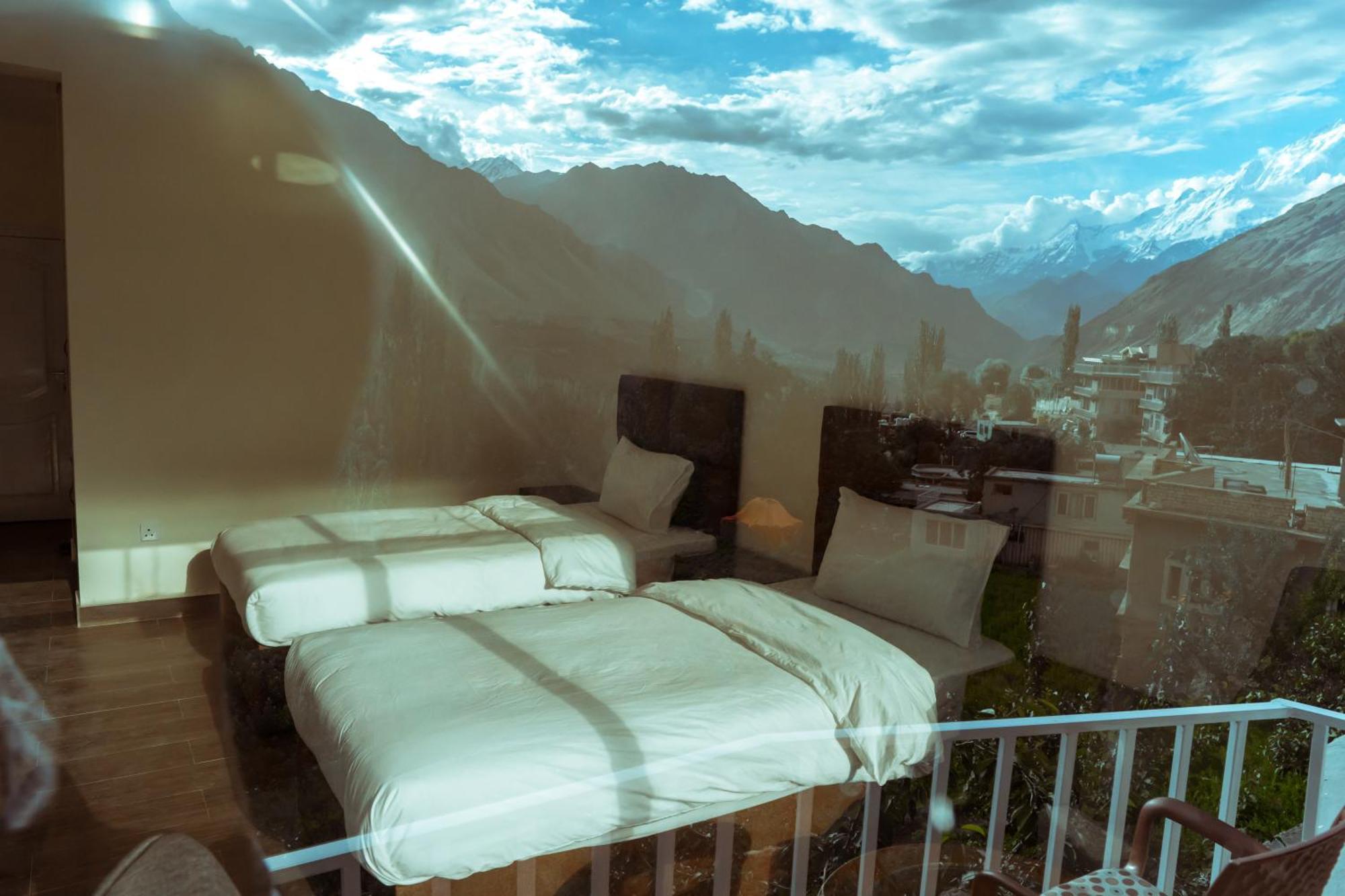 Hilltop Hotel, Hunza Karimabad  Buitenkant foto