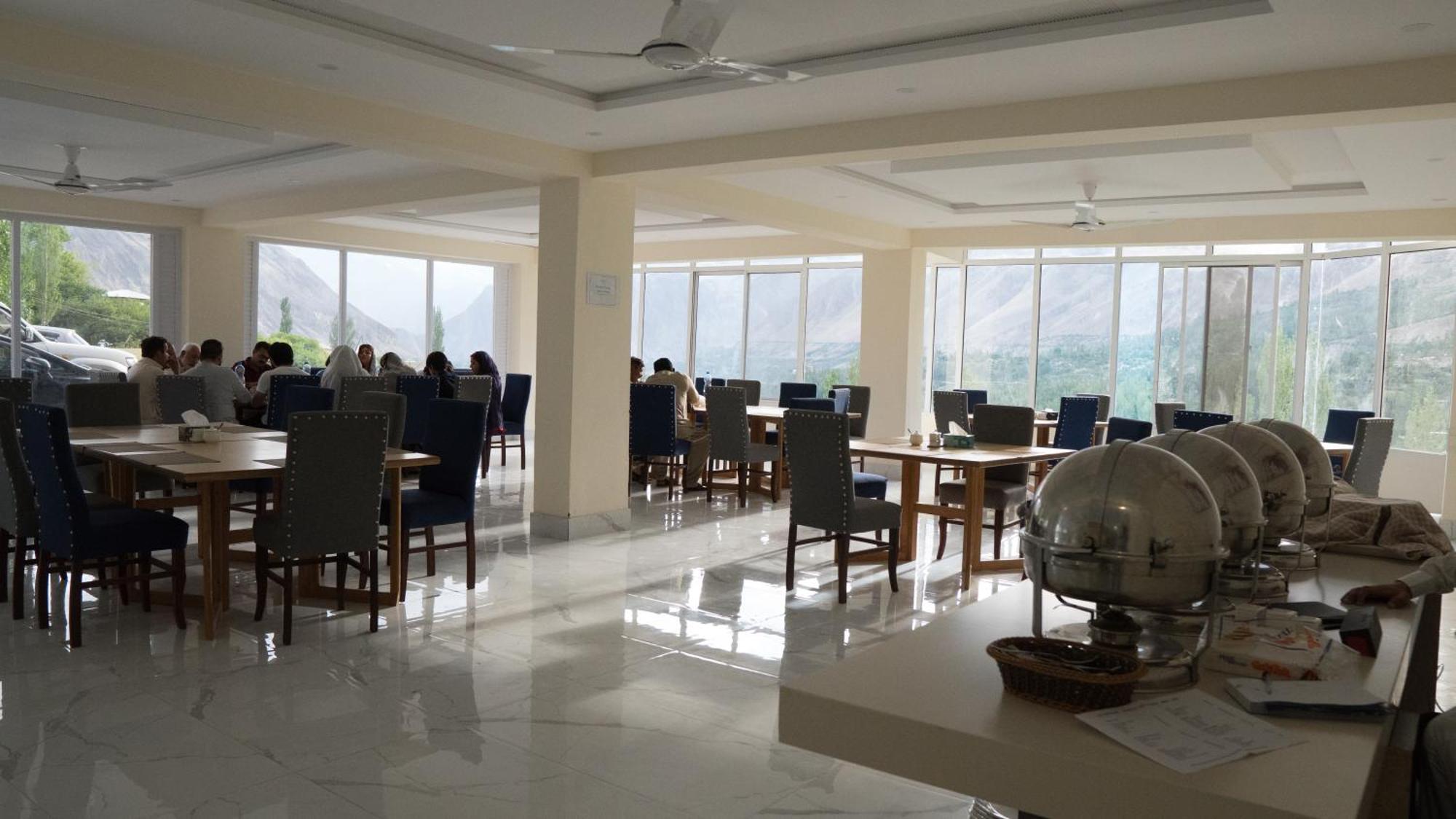 Hilltop Hotel, Hunza Karimabad  Buitenkant foto