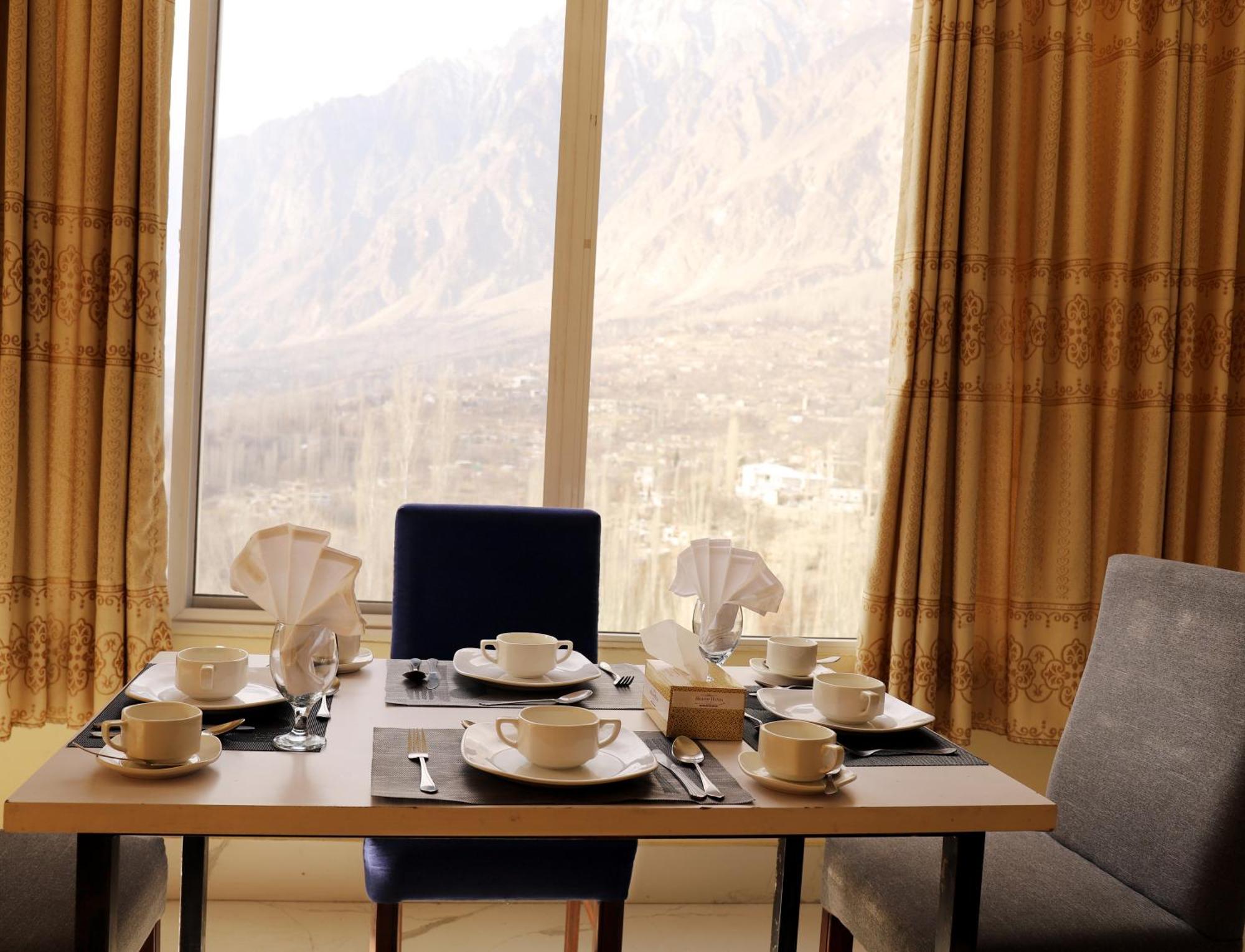 Hilltop Hotel, Hunza Karimabad  Buitenkant foto